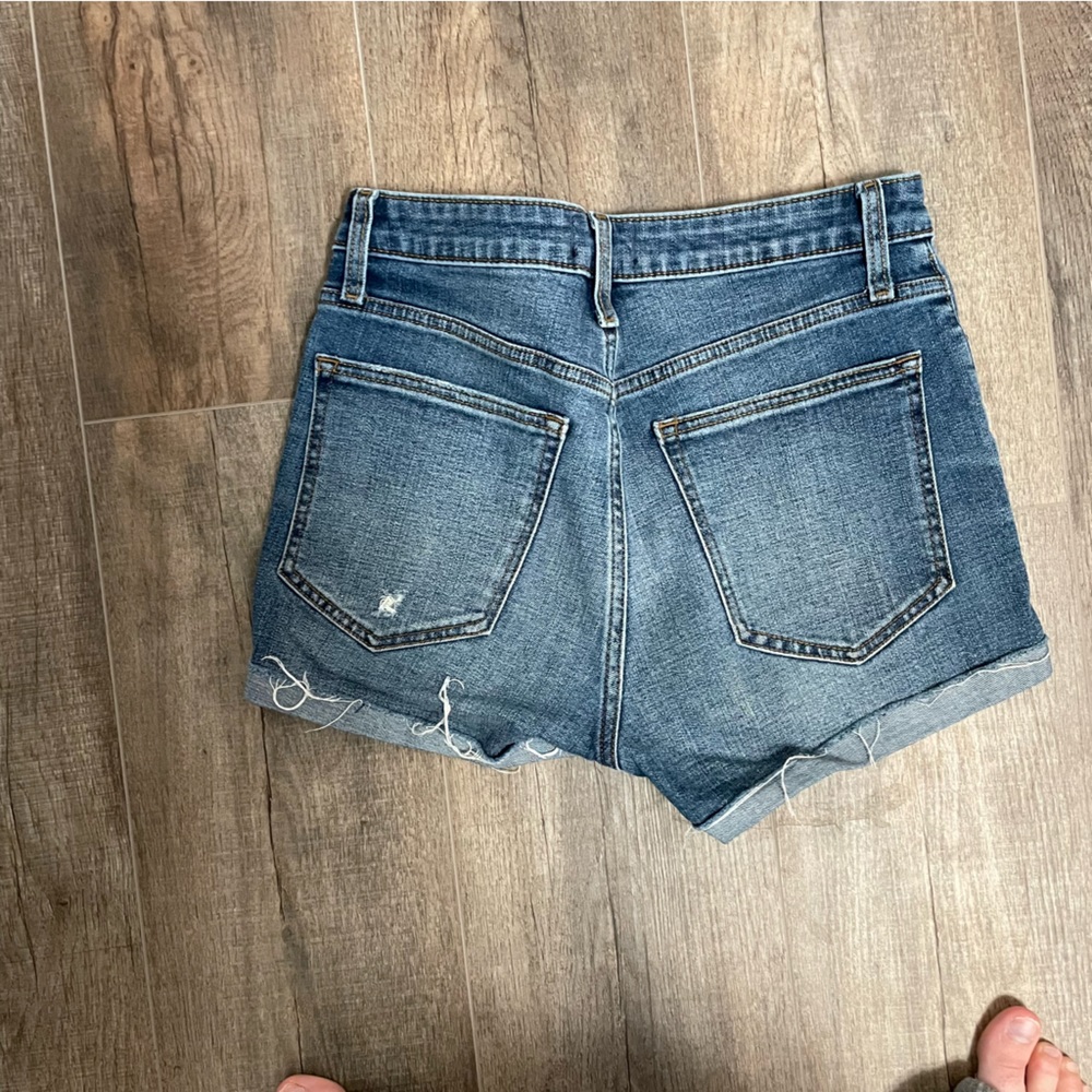 A&F High Rise Short - Picture 2 of 3